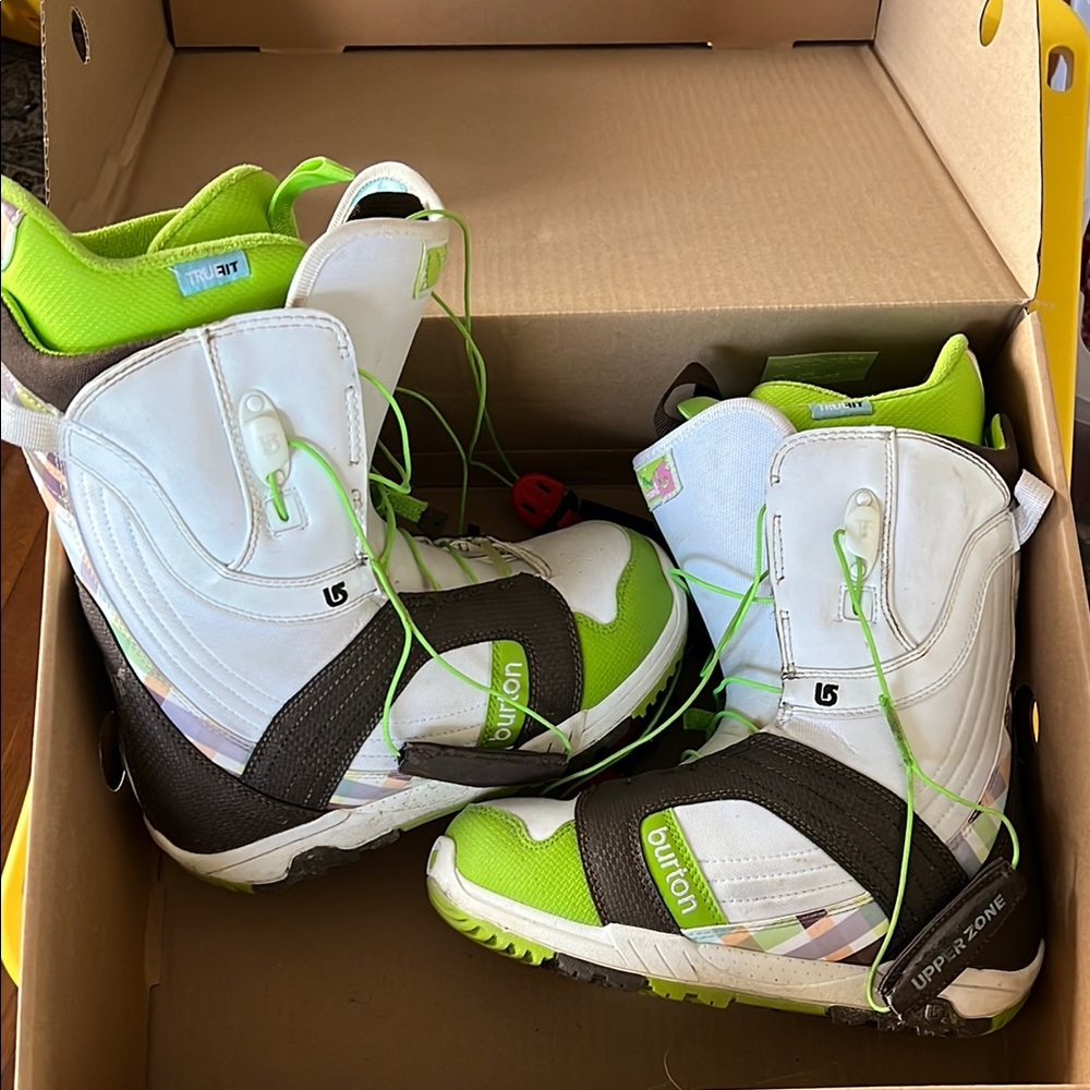 Burton Mint White and Green Snowboard Boots